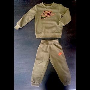Nike sweat suit